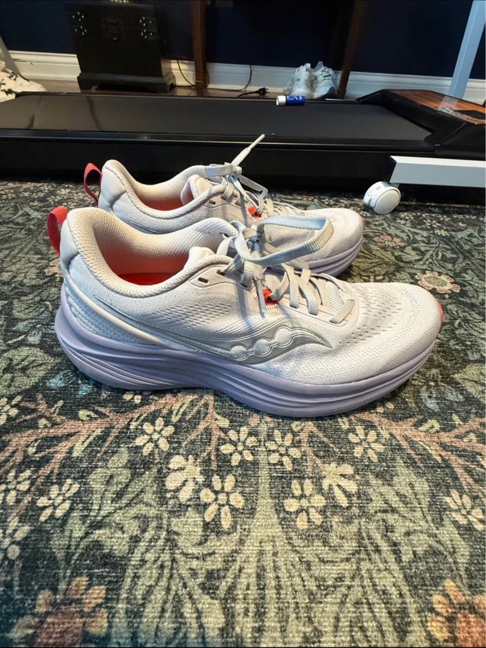 Saucony trainers, never worn outside!